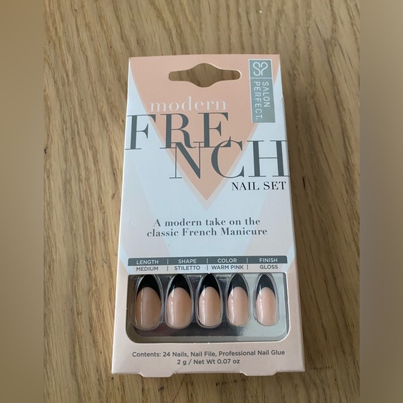 🆕 Salon Perfect Modern French Short Black Nail
Set🆕 - Picture 3 of 4